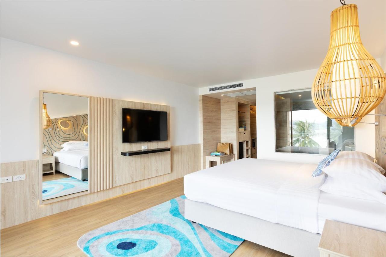 Liv Phuket Beachfront Hotell 4*